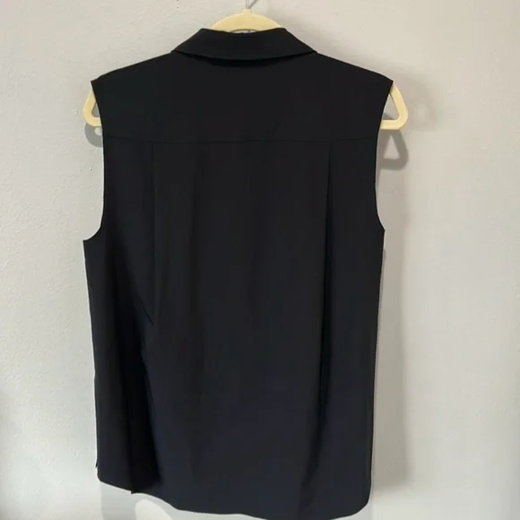 Athleta Sleeveless Button Down - Picture 2 of 3